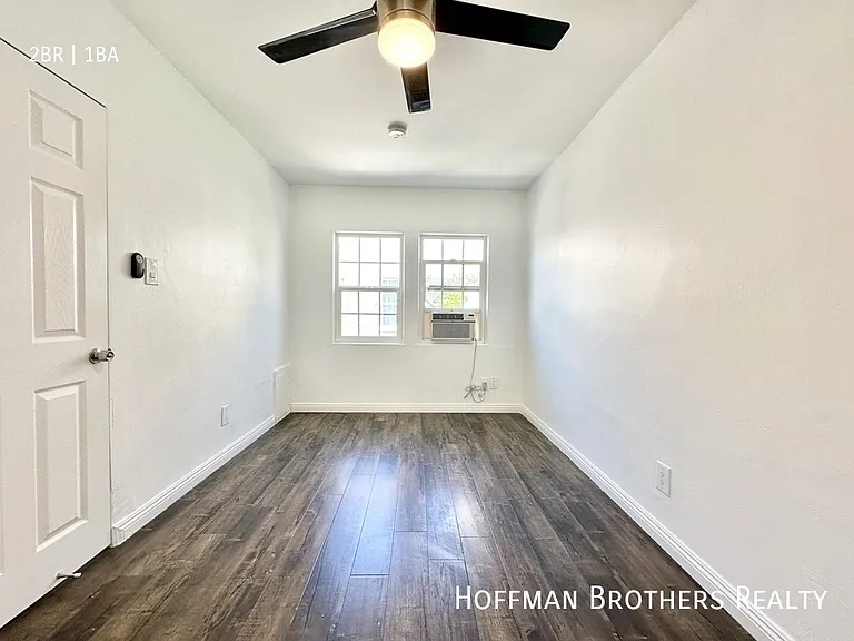 3017 London St #1/2 — Photo 4
