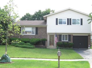 1413 Armstrong Ln, Elk Grove Village, IL 60007