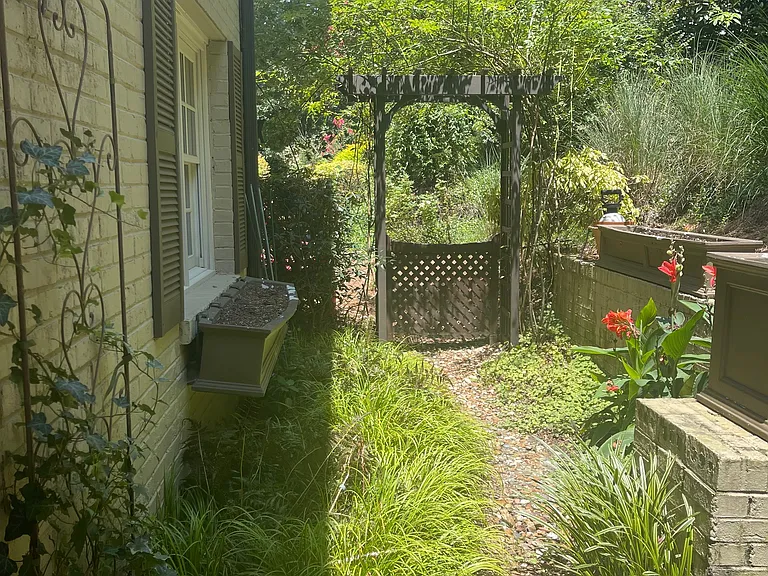 119 Chestnut St #101 — Photo 15