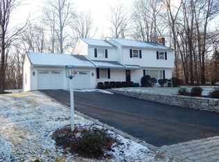 29 Powder Horn Hl, Brookfield, CT 06804