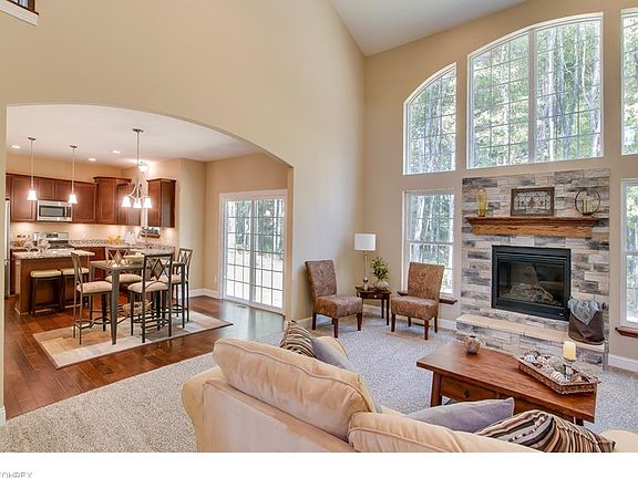 3rd image of 2411 Greenbriar Ln
