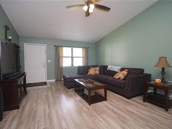 3rd image of 3643 Opal Dr