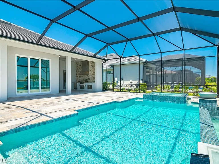 18837 Wildblue Blvd — Photo 33