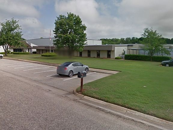 5th image of 117 S Industrial Blvd