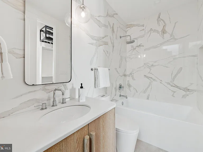 2507 I St NW — Photo 20
