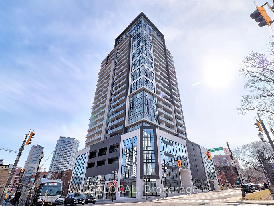 15 Queen St S #1406