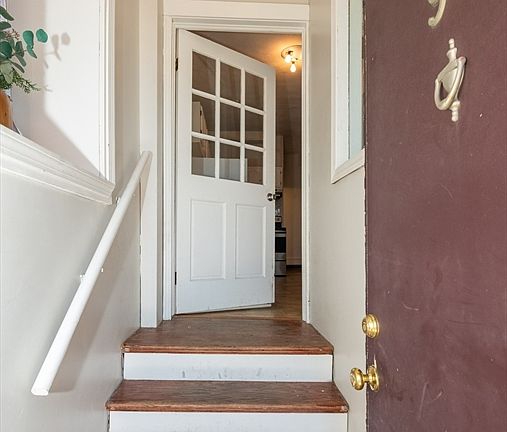 3rd image of 96 Derby St #1
