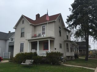 1053 Washington Ave, Grand Haven, MI 49417