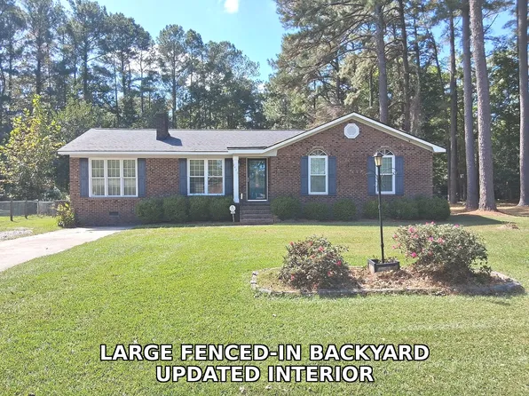 2426 Jay Cir, Greenville, NC 27858