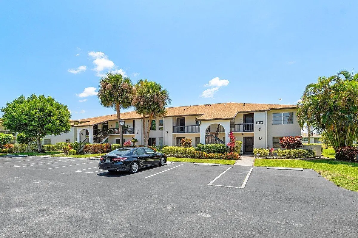 Building Photo - 5850 Sugar Palm Ct