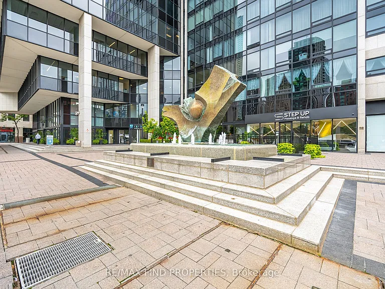 30 Wellington St E #901 — Photo 45