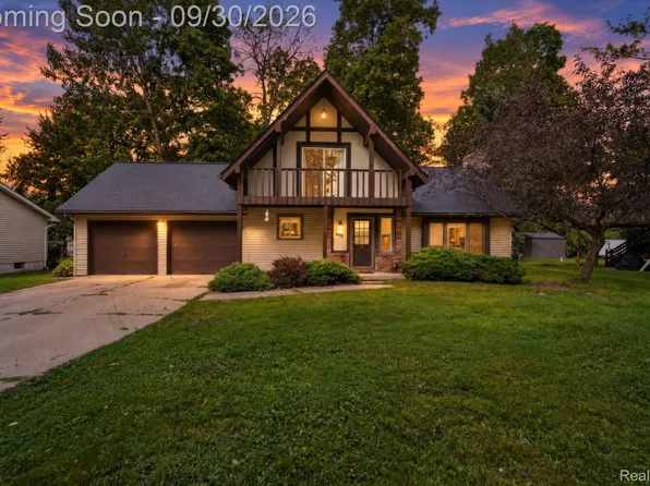 4491 Impala Dr, Holly, MI 48442
