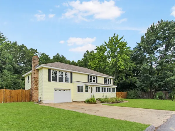 10 Sudbury Drive, Nashua, NH 03062
