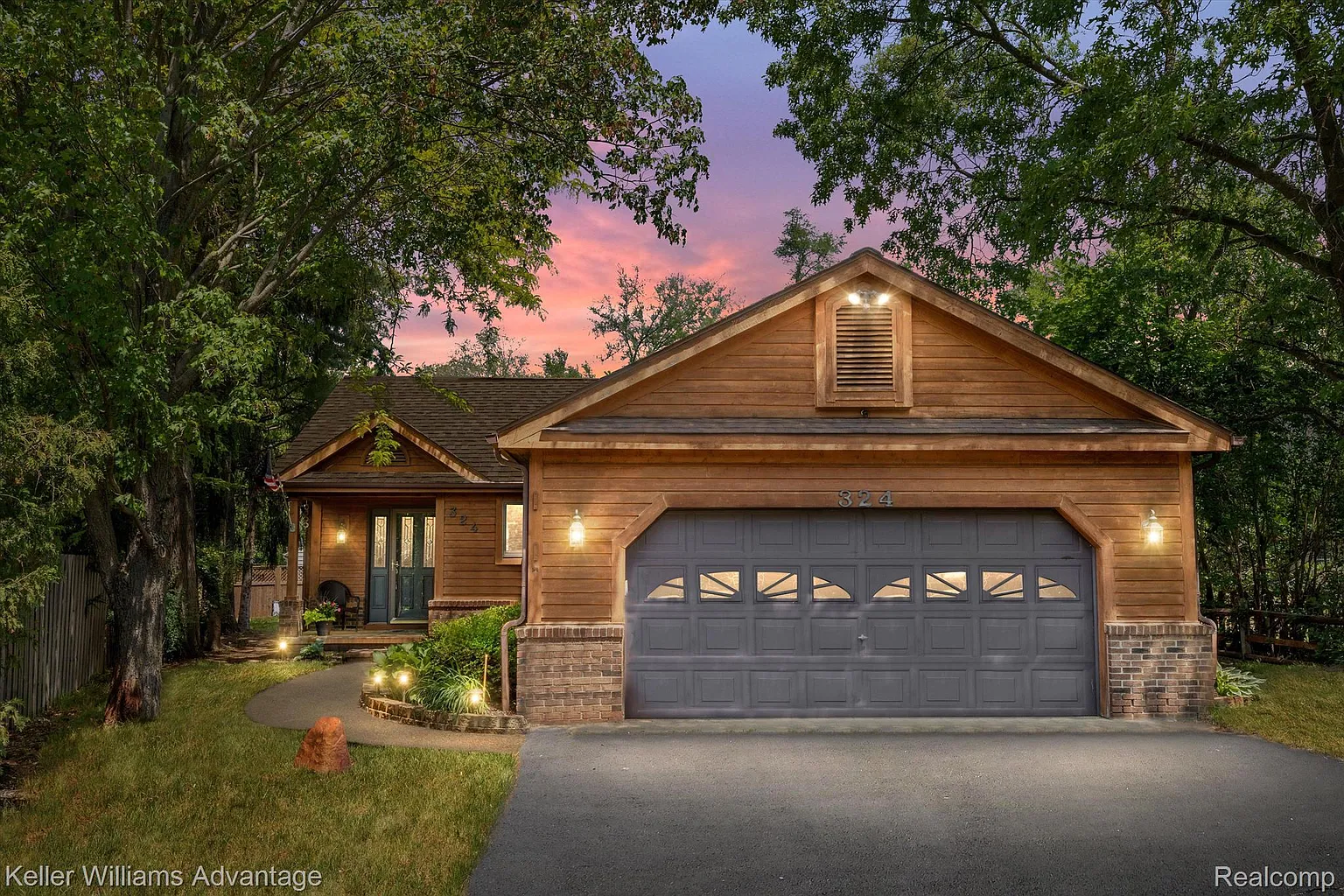 324 Valley Dr photo 1