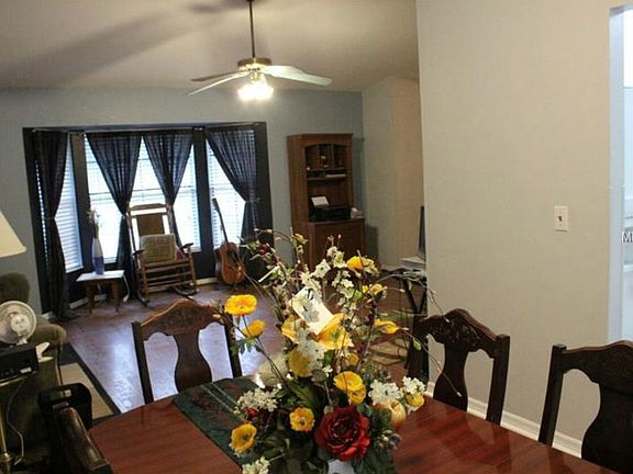 4th image of 1499 Roseboro Dr