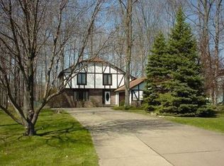 8853 Hendricks Rd, Mentor, OH 44060