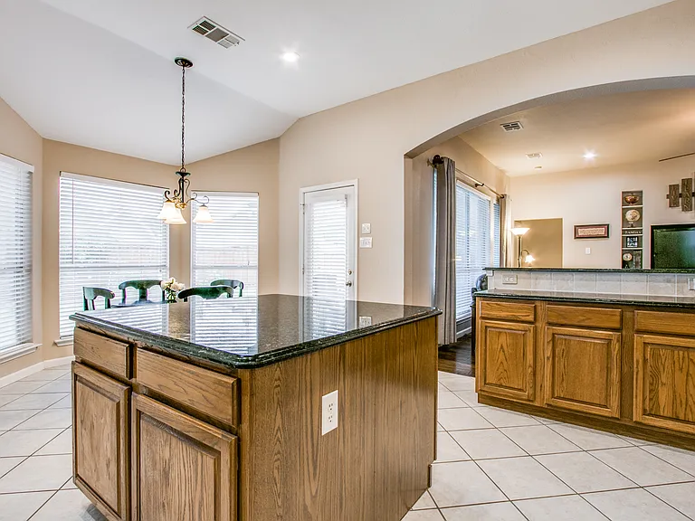 2509 Caprock Cv — Photo 8