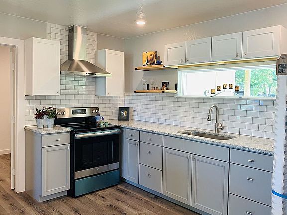 2nd image of 7514 Dream Valley St