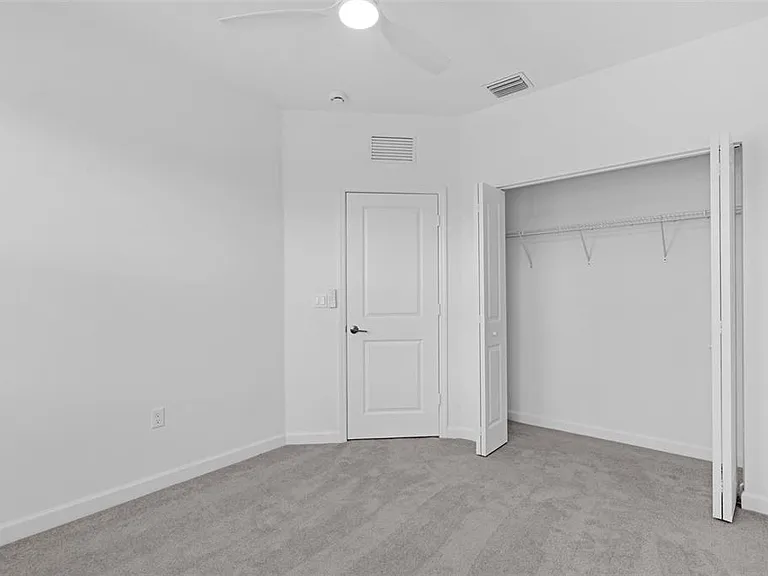 105 SW 184th Ave — Photo 12