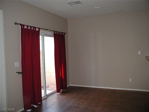 3rd image of 1017 Sunny Acres Ave