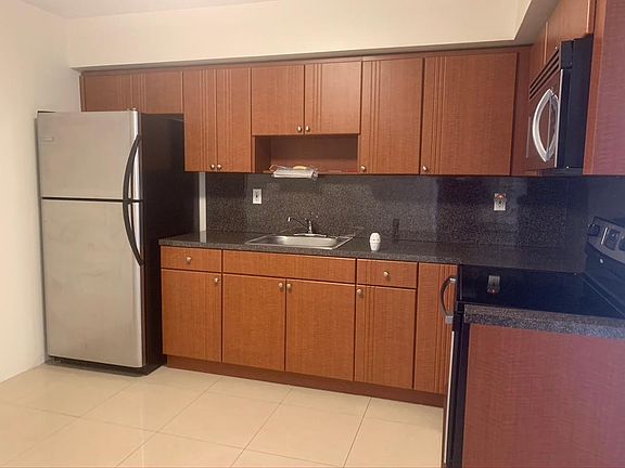 Kitchen: Stainless steel appliances