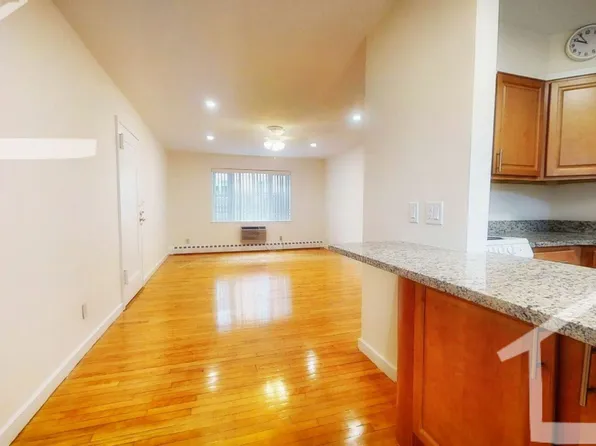 223 Babcock St #1B, Brookline, MA 02446