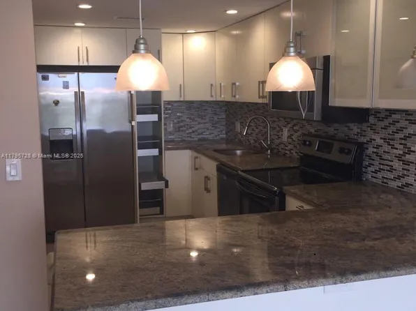 13499 Biscayne Blvd APT 713, North Miami, FL 33181