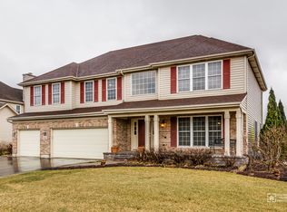 1000 Grayhawk Dr, Algonquin, IL 60102