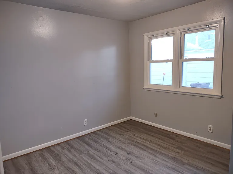 940 Judson St — Photo 13