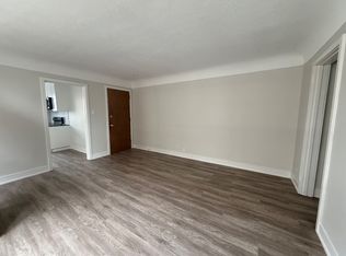 14 Crosthwaite Ave S #3, Hamilton, ON L8K 2T8