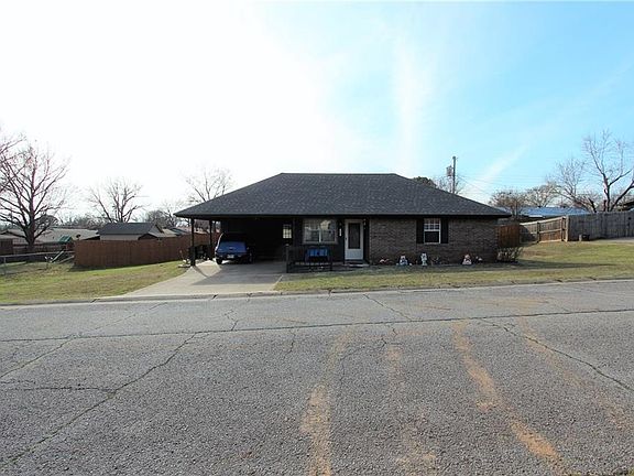 2nd image of 1219 Northwoods Dr