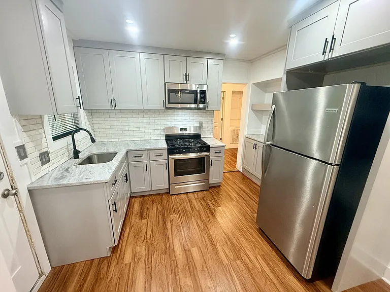 113 N Wright St — Photo 18