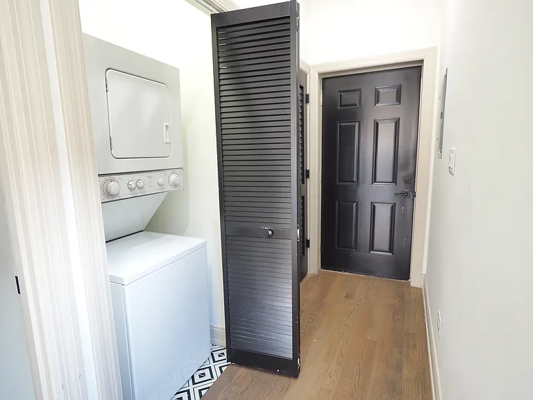 1051 N Lawndale Ave #2 — Photo 14