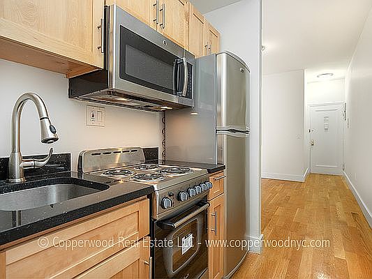 2nd image of 121 E 82nd St APT 15