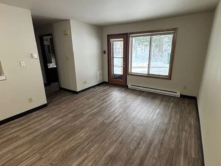 557 E Park Ave — Photo 9