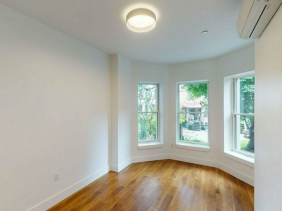 5th image of 2561 Bedford Ave #1B
