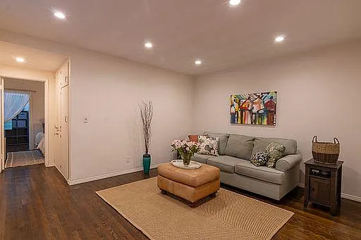 4353 Illinois St — Photo 12
