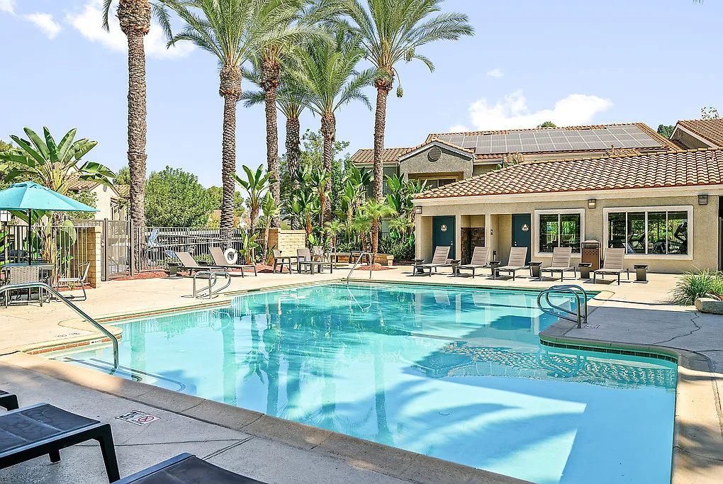 Emerald Pointe — Photo 1