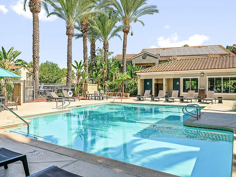 Emerald Pointe — Photo 1