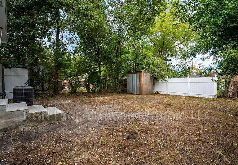 2032 Eppinger St — Photo 14