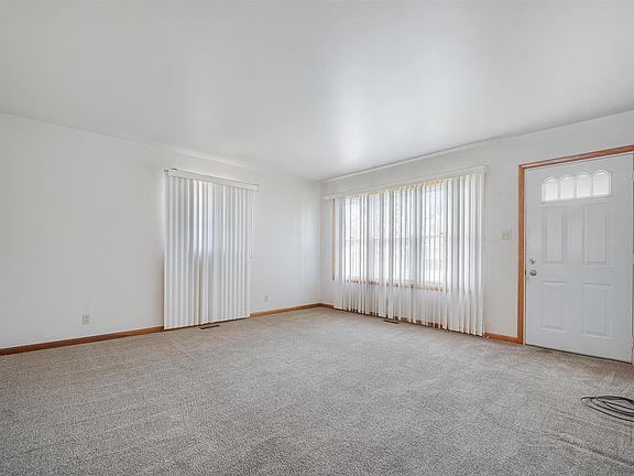 4th image of 3712 Conlin Ave