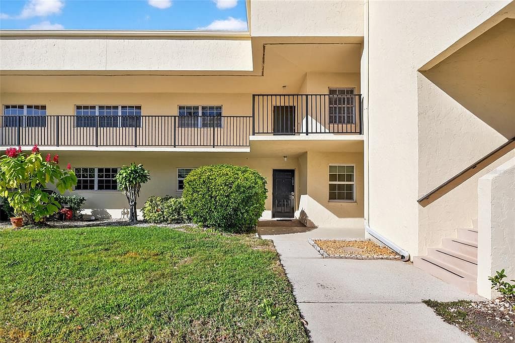 7880 Palm Aire Ln APT 205
