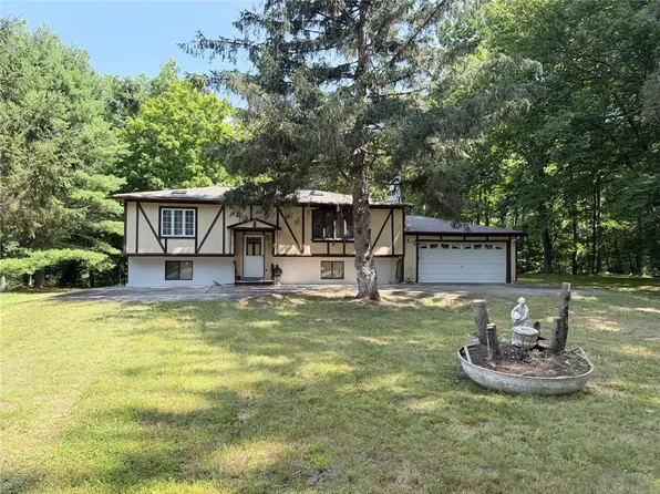 1108 Mink Ct, Bushkill, PA 18324