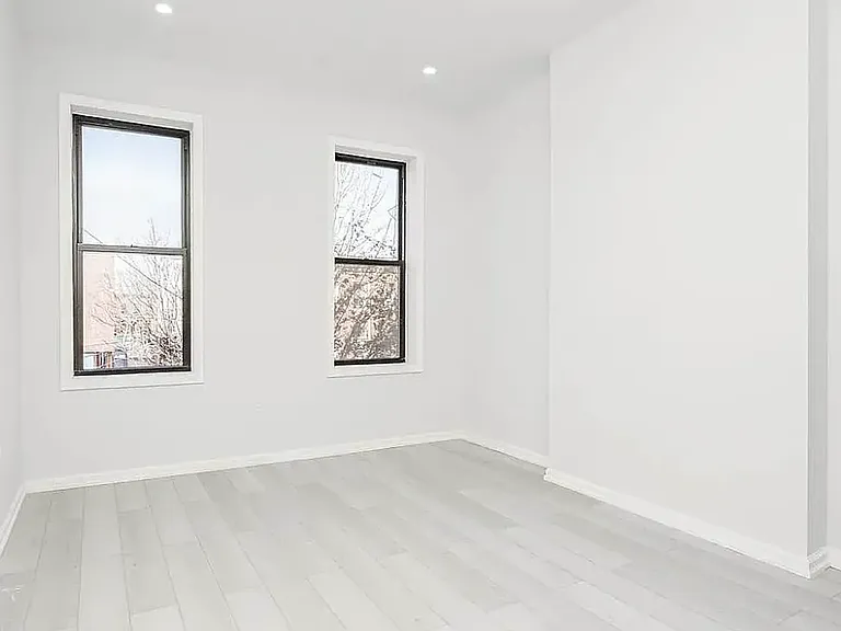 698 Hancock St #2N — Photo 6