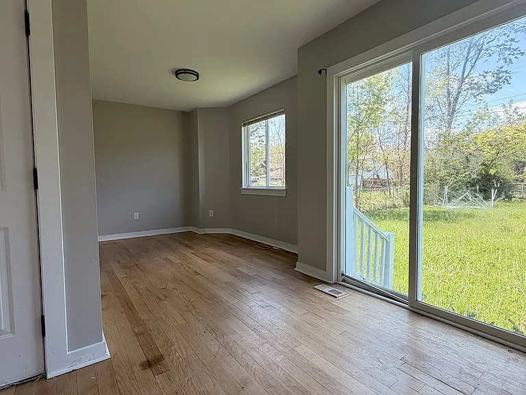 16823 Stahelin Ave — Photo 4