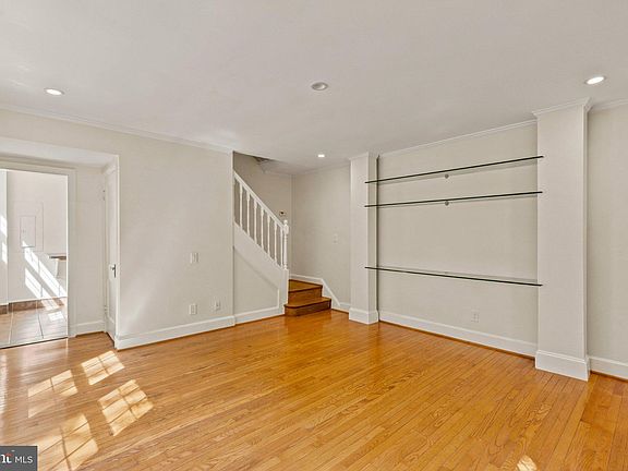 3rd image of 1400 S Edgewood St APT 539