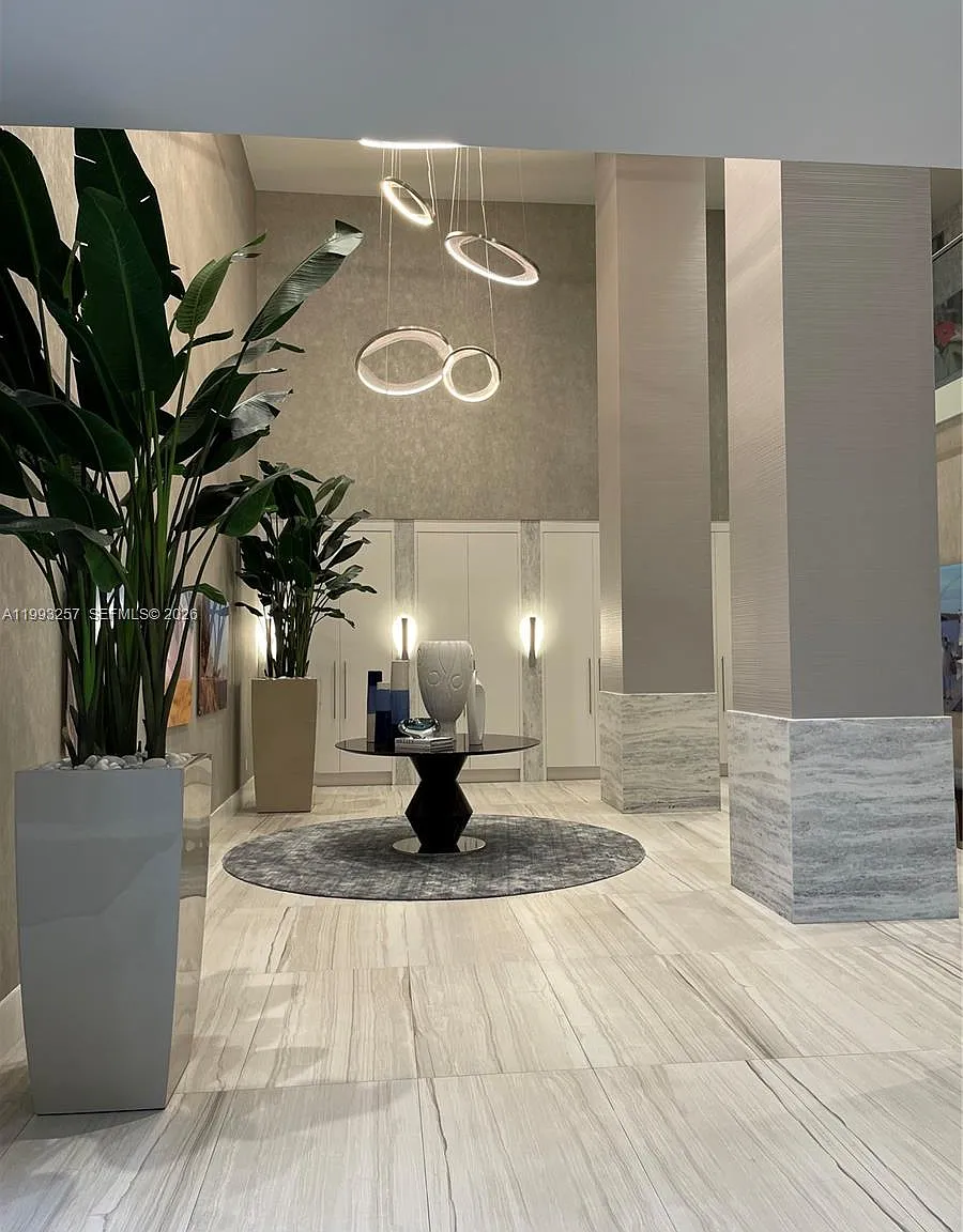 Catania Condo — Photo 1