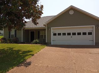 215 Simmons St, Henderson, TN 38340