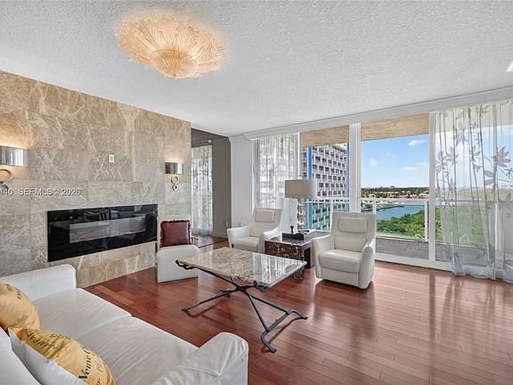 3rd image of 2845 NE 9th St APT 1204