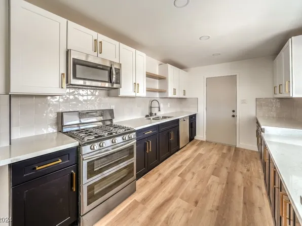 1960 Walker St, Las Vegas, NV 89106